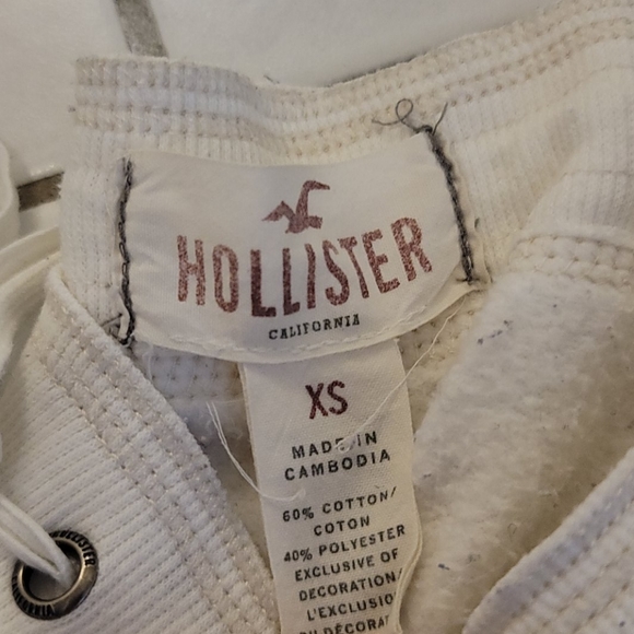 2/$30 Hollister Cropped Sweatpants - Picture 2 of 2